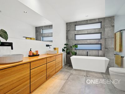 4 Brotheridge Avenue, Calderwood