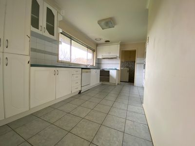5  Fourth Avenue , Hoppers Crossing