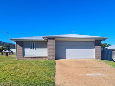 2 Bottlebrush Street, Norman Gardens