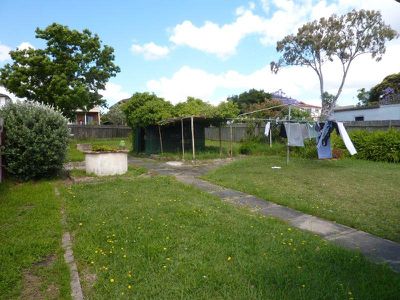 13 McCallum St, Roselands