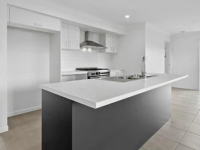 7 Scarlet Moon Court, Southside