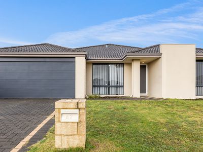 27 Calneggia Drive, Byford
