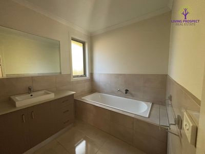 3 / 10 Hancock Street, Altona