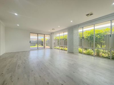 8 Rockvale Crescent, Harrisdale