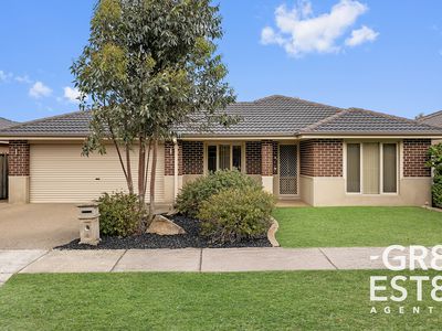 4 Dan Morgan Drive, Cranbourne East