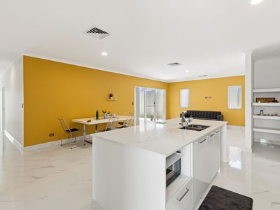 19 Aquarius Loop, Bennett Springs