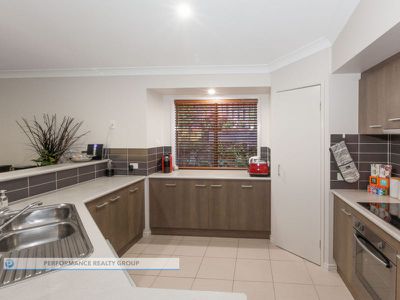 57 Laughlen Chase, Pacific Pines