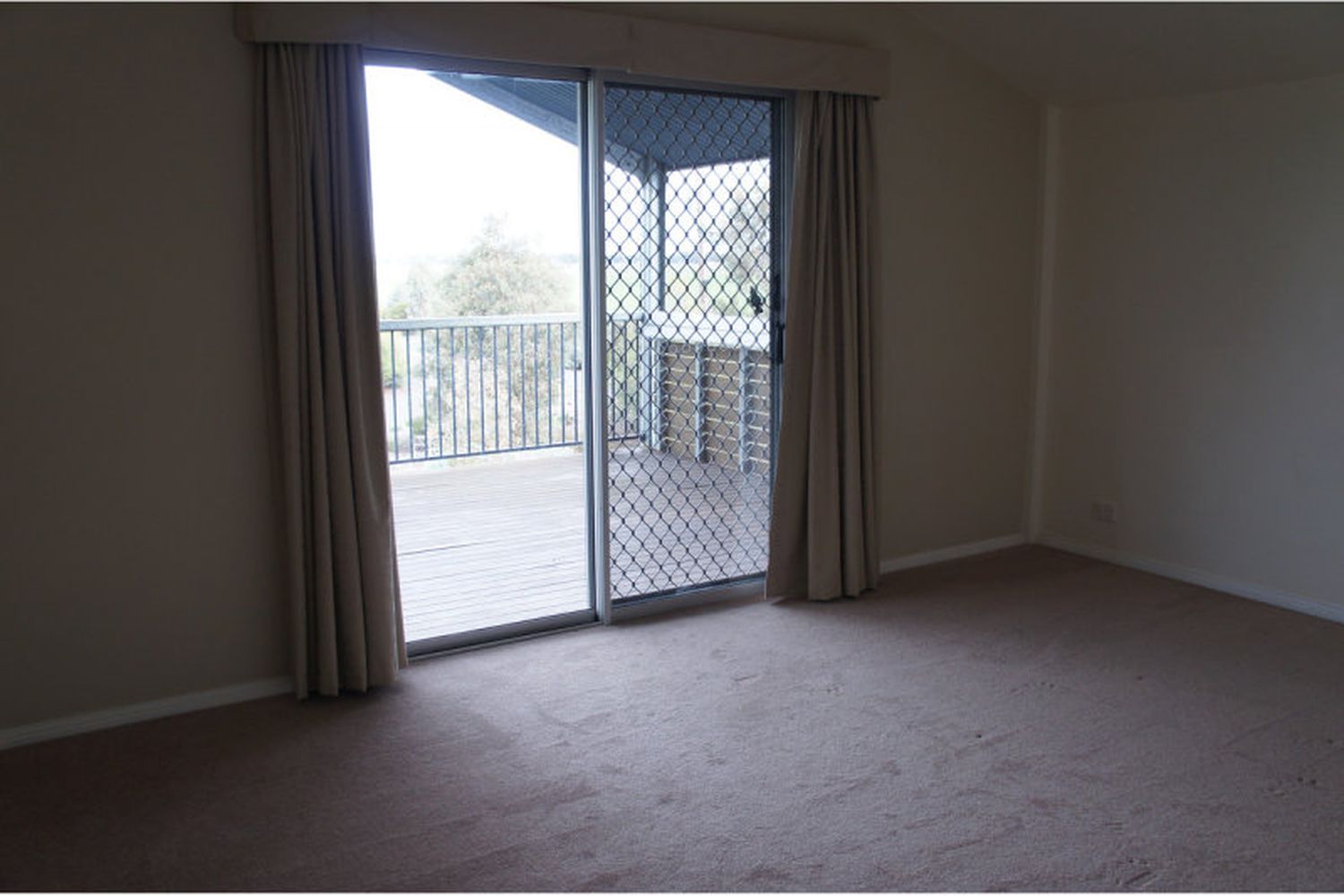 60 Andrews Road, Riverside