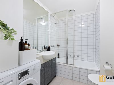 219 / 118 Dudley Street, West Melbourne