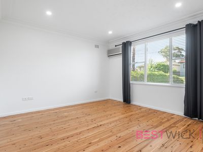 8 Isaacs Street, West Bathurst