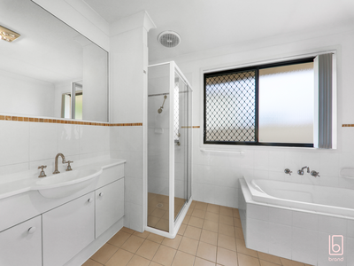 4 Warrigal Road, Woongarrah
