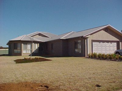3 Lakeside Circuit, Dubbo