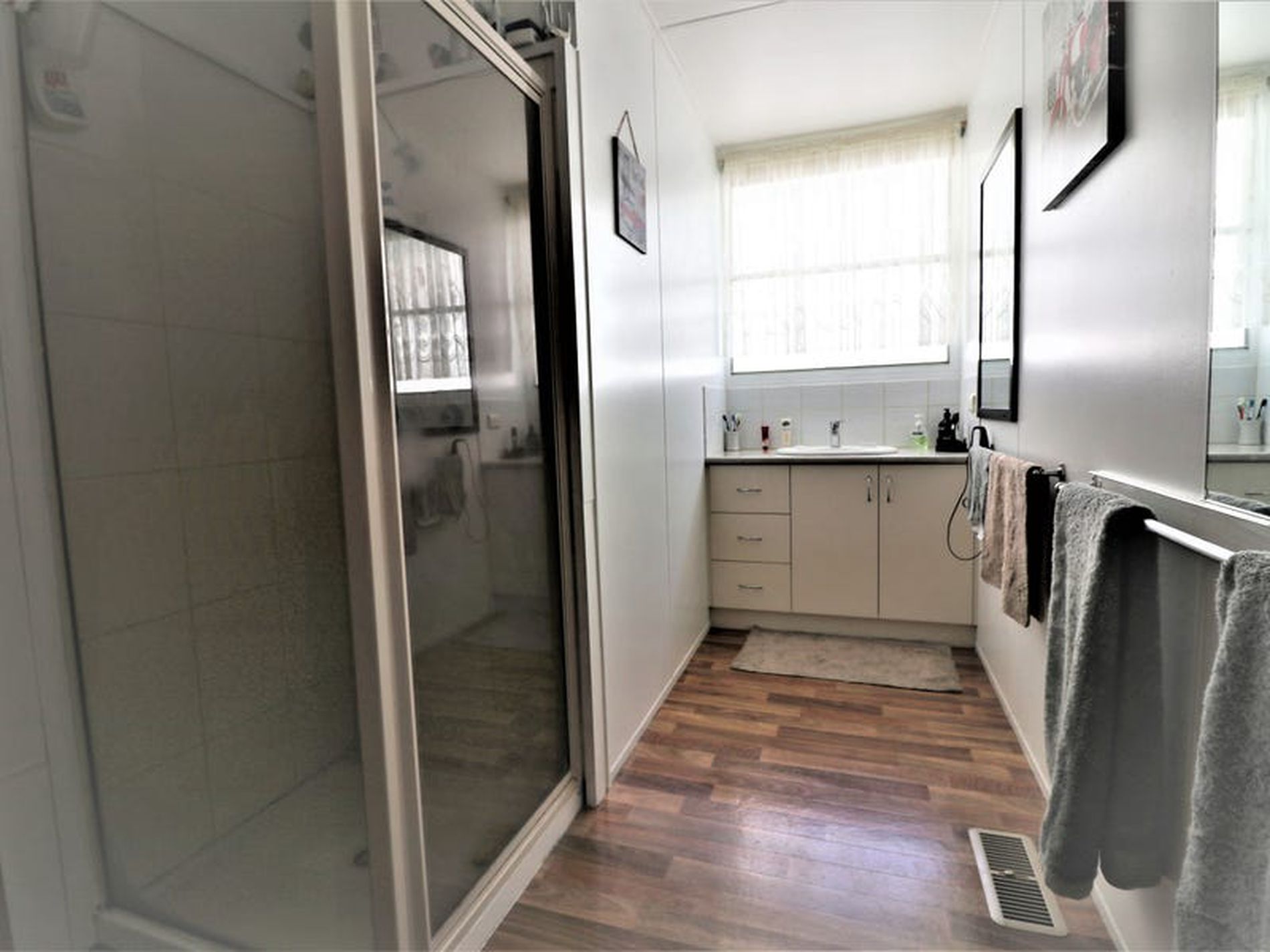 78 Martindale Cres, Seymour