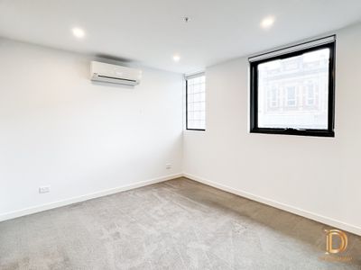102 / 609 Burwood Road, Hawthorn