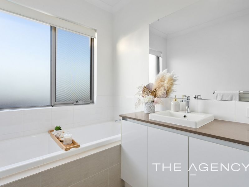 6 / 19 Perlinte View, North Coogee