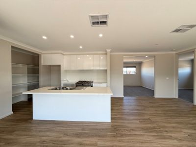 10 Bottlebrush Drive, Yarrawonga