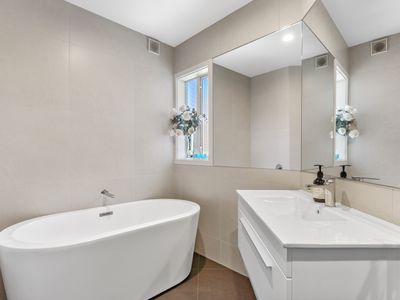 2/20 Gulf View Road, Murrays Bay