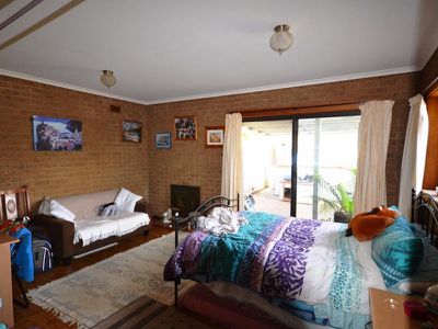 32 Freeburgh Avenue , Mount Beauty