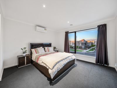 65 Hayton Park Boulevard, Cranbourne West