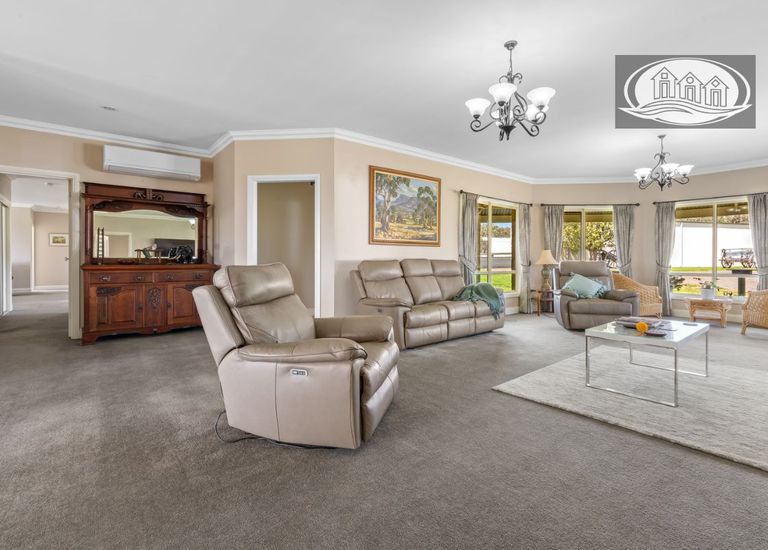 231 Golf Course Road, Heywood