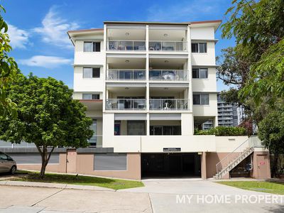 3 / 143 Cavendish Road, Coorparoo