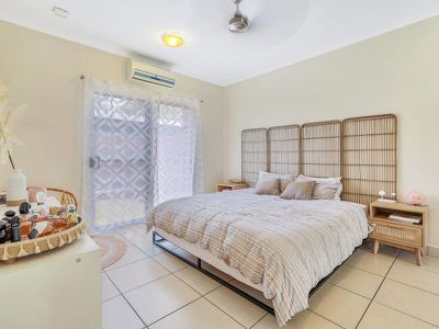 2 / 3 Priore Court, Moulden