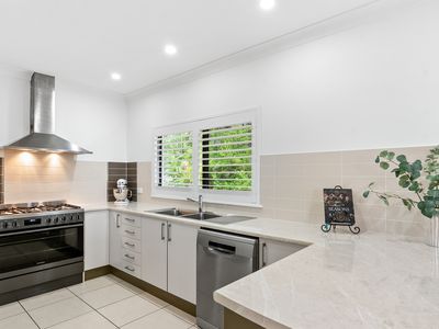 18 Travolta Close, White Rock