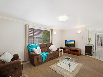 22 Jull Drive, Centenary Heights