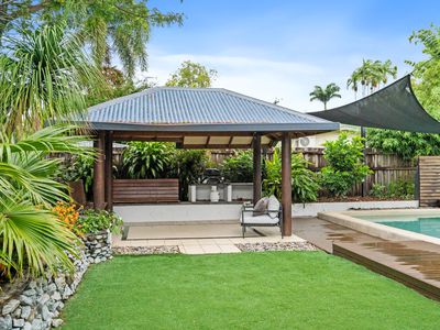 9 ZAMIA STREET, Holloways Beach