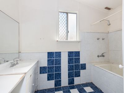 346A Piccadilly Street, West Lamington