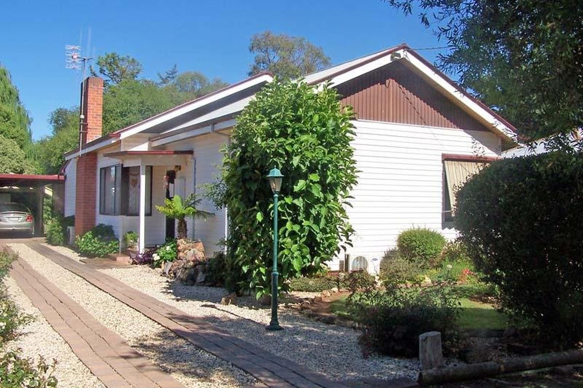 8 Shaw Road, Stanhope