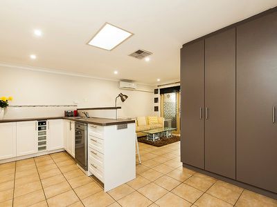 11 / 9 Juniper Place, Ballajura