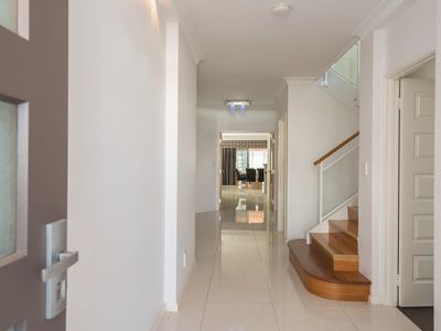 50 Maldives Drive, Hillarys