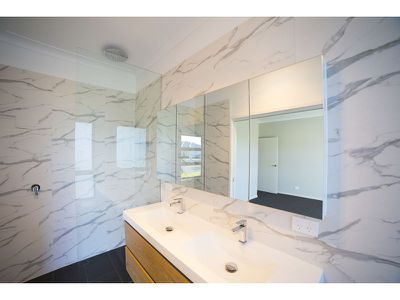 2 Avalon Place, Dubbo