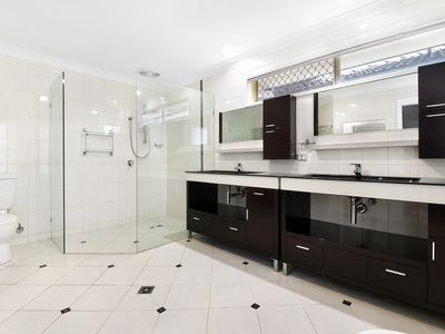 3 Charolais Crescent, Benowa