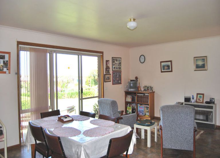 9-11 Nolan Street, Narrawong