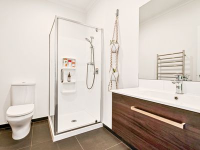 4/2 Frances Bryers Road, Hobsonville