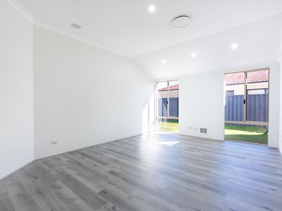 42 Achiever Avenue, Port Kennedy