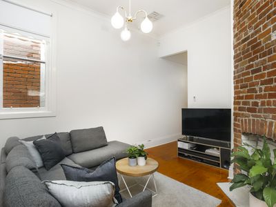 287 Douglas Parade, Newport