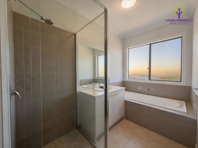 7 Regulus Way, Point Cook