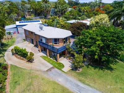 68 Coolwaters Esplanade, Kinka Beach