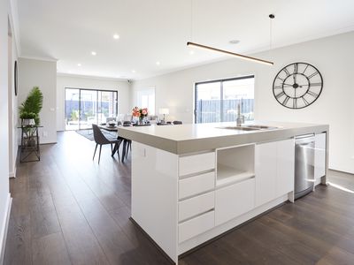 13 Observatory Street, Clyde North