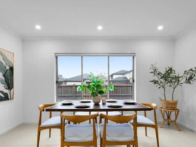 9 Hutchence Drive, Point Cook