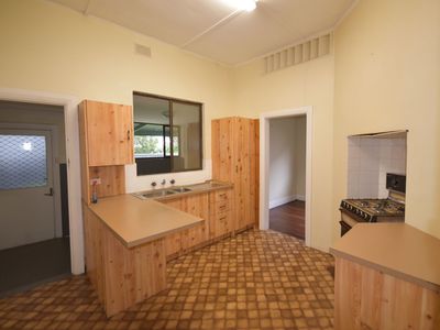 12 Battams Street, Stepney