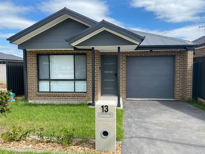 13 Landaise Rd, Austral