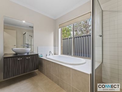 9 Reynard Place, Cranbourne East