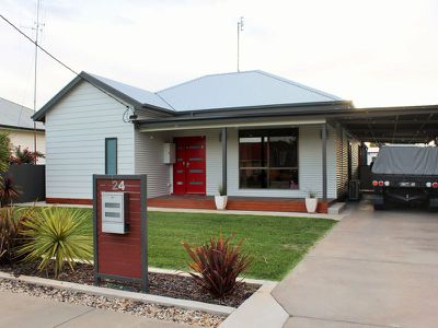24 Lyall Ave, Kerang