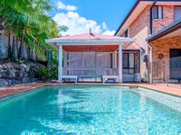 6 Hampton Close, Carindale