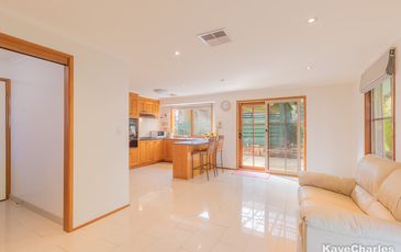 8 Hillman Court, Berwick