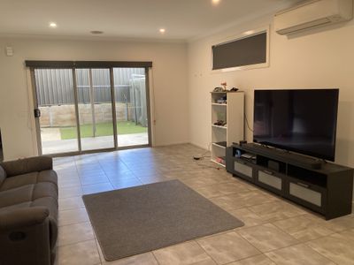 284A High Street, Belmont